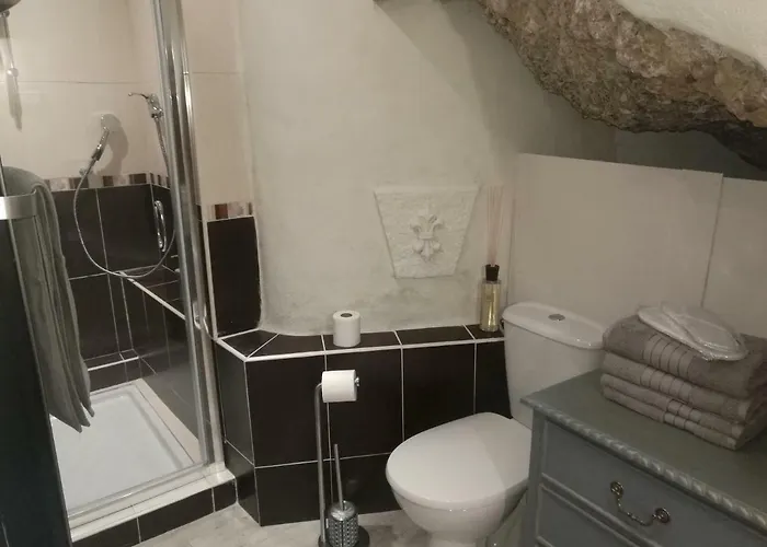 ベッド・アンド・ブレックファスト La Bomboniere & ロクブリュヌ＝カップ＝マルタン