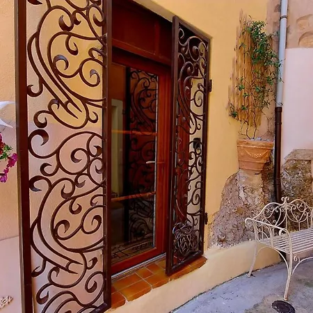 La Bomboniere & Bed & Breakfast