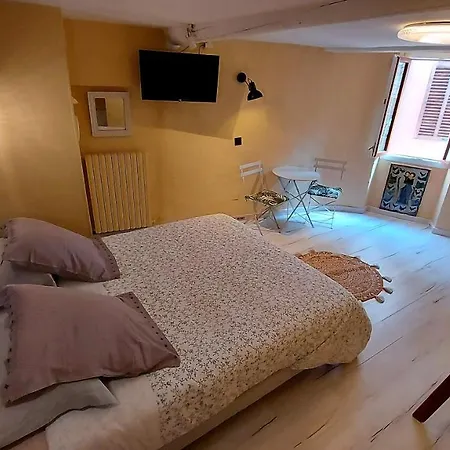 La Bomboniere &