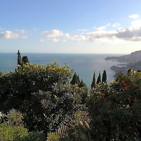 Bed & Breakfast La Bomboniere & 4*