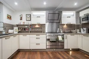 La Bomboniere & ベッド・アンド・ブレックファスト