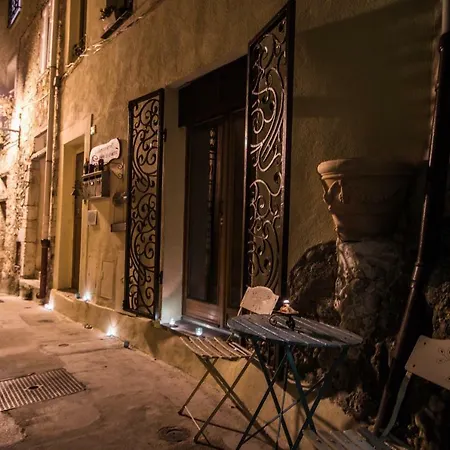 Bed & Breakfast La Bomboniere & 4*