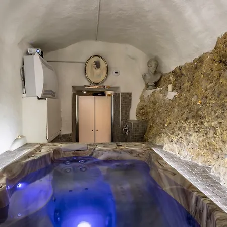 ベッド・アンド・ブレックファスト La Bomboniere & 4*